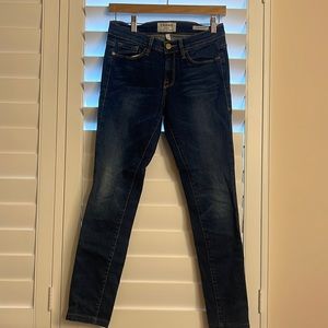 Frame Le Skinny De Jeanne Jeans